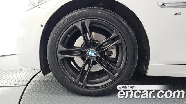 BMW 5-Series 2016 thumb 5