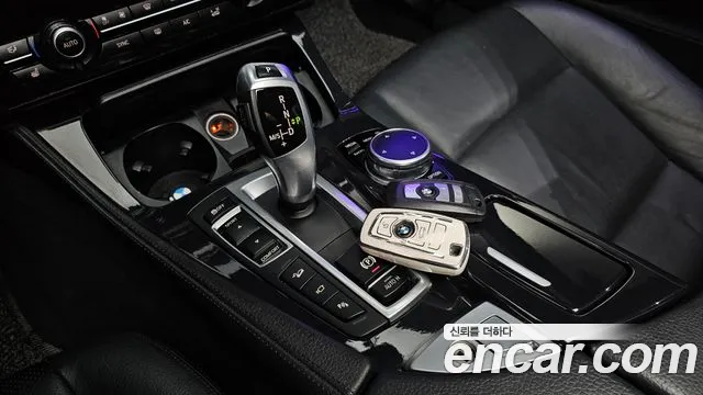 BMW 5-Series 2016 thumb 9