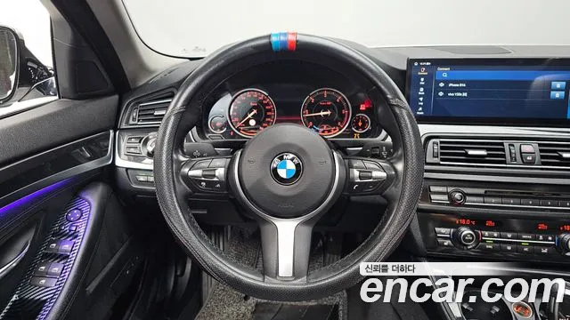 BMW 5-Series 2016 thumb 12