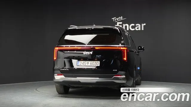 Kia Carnival 2025 thumb 4