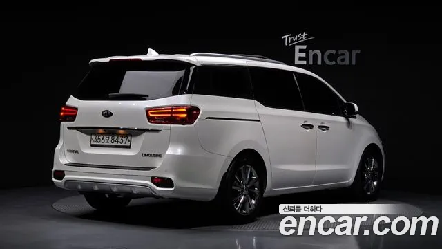 Kia Carnival 2020 thumb 2