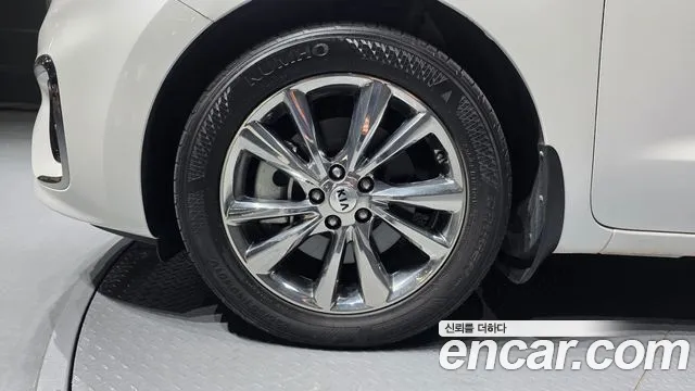 Kia Carnival 2020 thumb 5