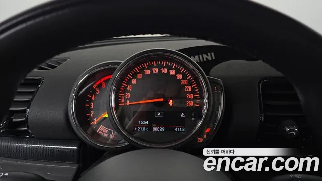 MINI Clubman 2018 thumb 8