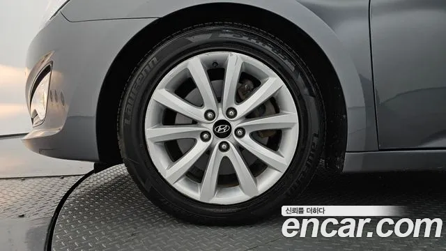 Hyundai i40 2013 thumb 5