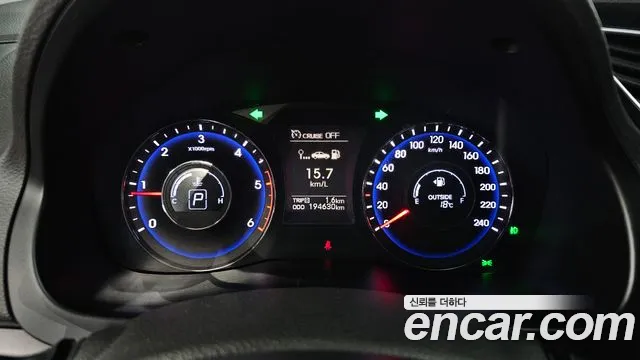 Hyundai i40 2013 thumb 8