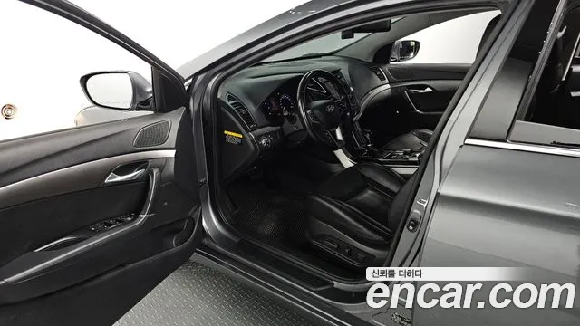 Hyundai i40 2013 thumb 10