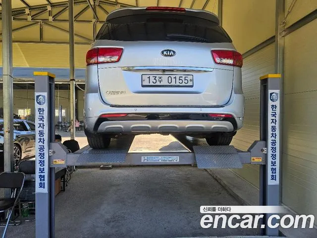 Kia Carnival 2016 thumb 2