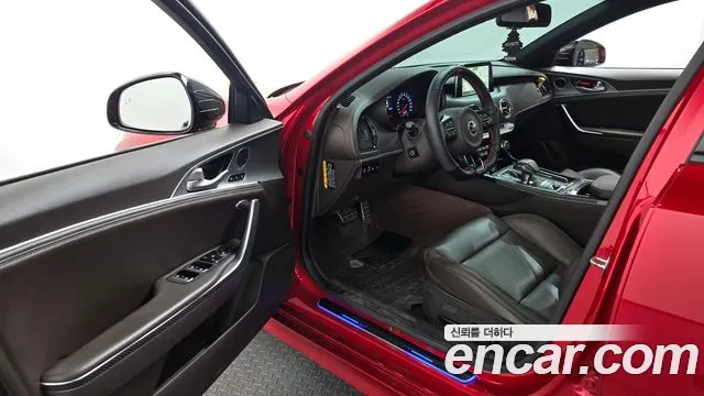 Kia Stinger 2019 thumb 10