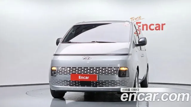 Hyundai Staria 2023 thumb 3