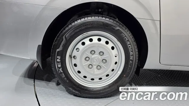 Hyundai Staria 2023 thumb 5