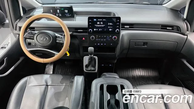 Hyundai Staria 2023 thumb 7