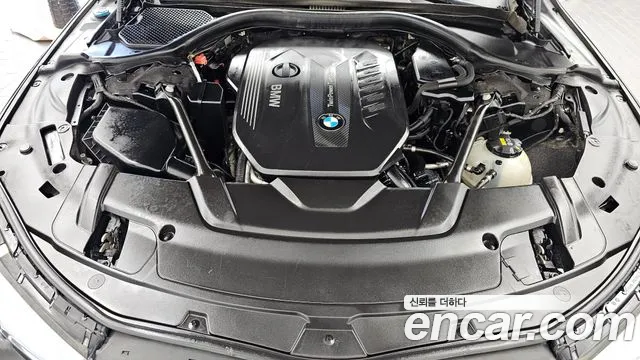 BMW 7-Series 2016 thumb 6