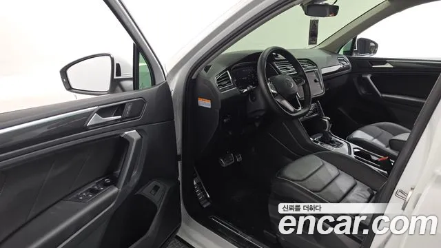 Volkswagen Tiguan 2021 thumb 10