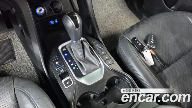 Hyundai Santa Fe 2016 thumb 9