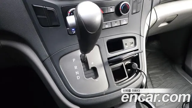 Hyundai Starex 2016 thumb 9