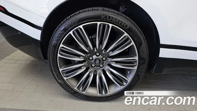 Land Rover Range Rover Velar 2018 thumb 5