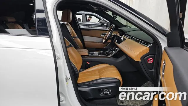 Land Rover Range Rover Velar 2018 thumb 11