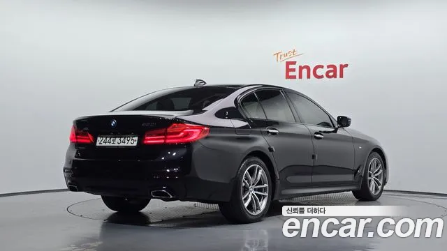 BMW 5-Series 2017 thumb 2