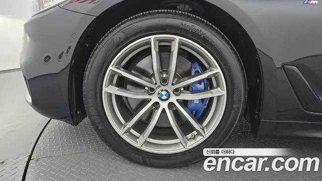 BMW 5-Series 2017 thumb 5