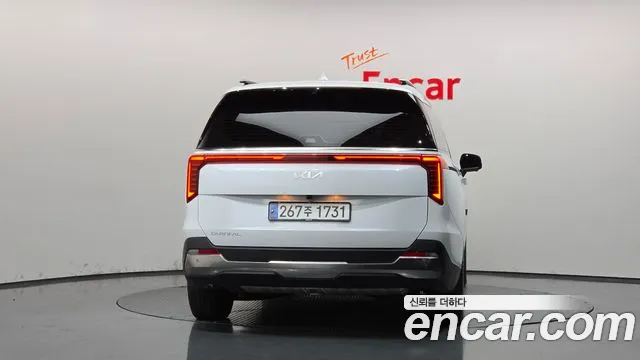 Kia Carnival 2024 thumb 4
