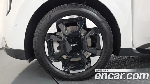 Kia Carnival 2024 thumb 5