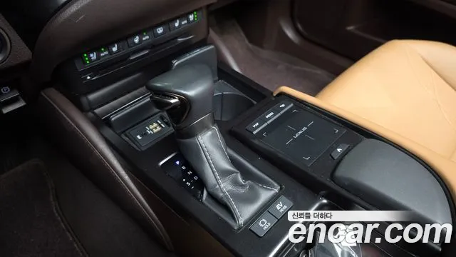 Lexus ES 2020 thumb 8