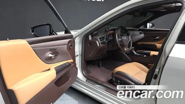 Lexus ES 2020 thumb 9