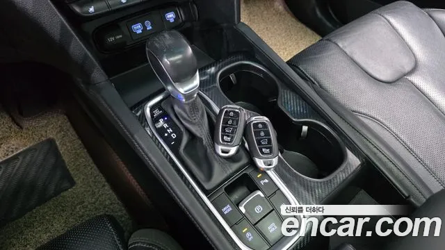 Hyundai Santa Fe 2018 thumb 8