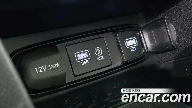 Hyundai Santa Fe 2018 thumb 12