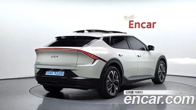 Kia EV6 2022 thumb 2