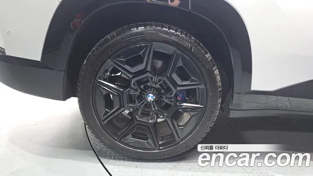 BMW XM 2023 thumb 4