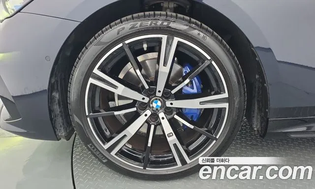 BMW 5-Series 2025 thumb 5