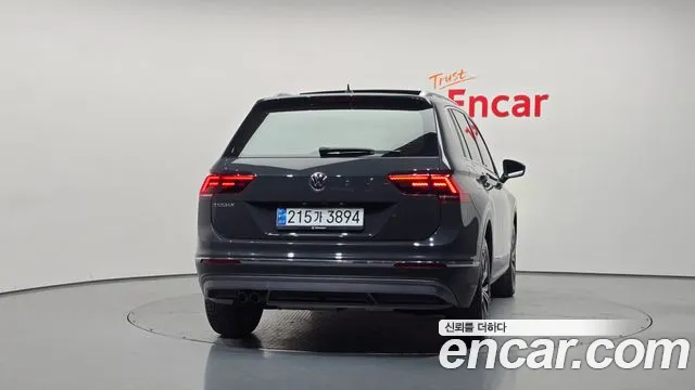 Volkswagen Tiguan 2020 thumb 3