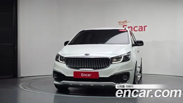 Kia Carnival 2017 thumb 2