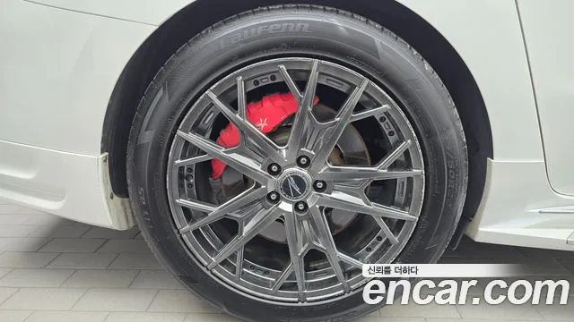 Kia Carnival 2017 thumb 4