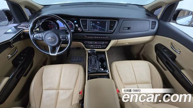 Kia Carnival 2017 thumb 6