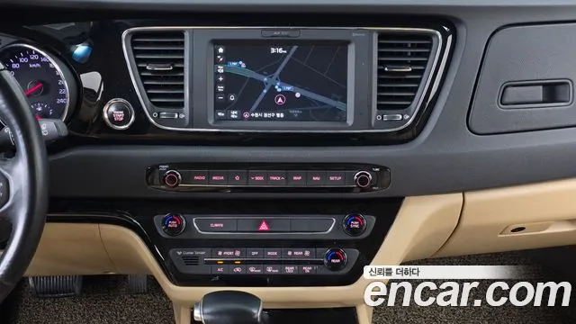 Kia Carnival 2017 thumb 12