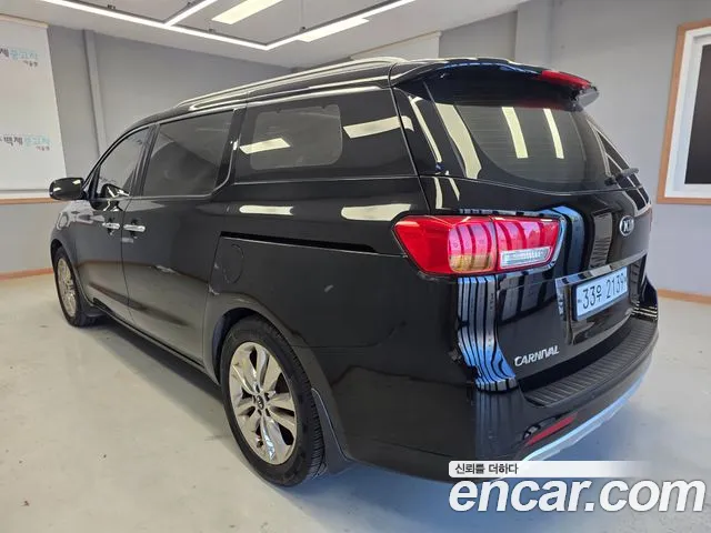 Kia Carnival 2014 thumb 3