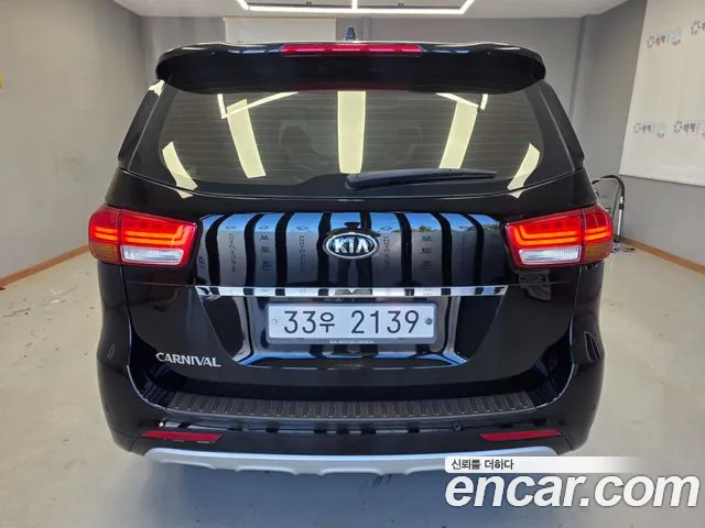 Kia Carnival 2014 thumb 4