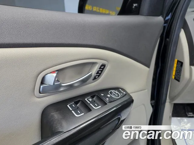 Kia Carnival 2014 thumb 7