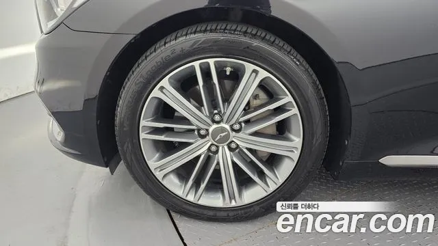 Genesis G80 2017 thumb 5