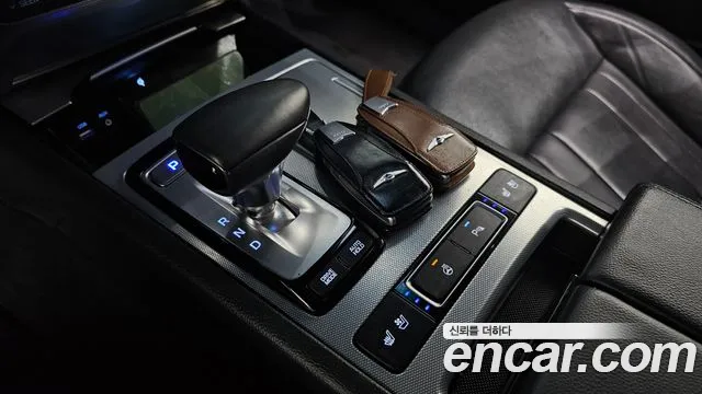 Genesis G80 2017 thumb 9
