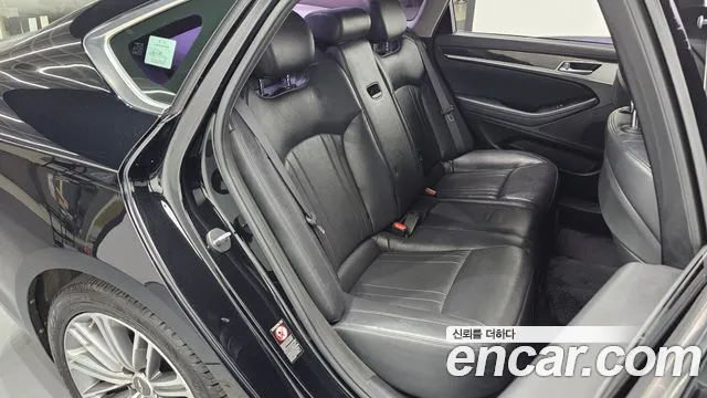 Genesis G80 2017 thumb 11