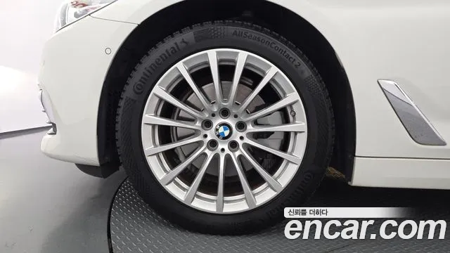BMW 5-Series 2020 thumb 5