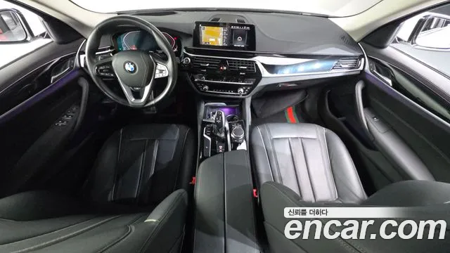 BMW 5-Series 2020 thumb 7