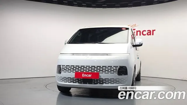 Hyundai Staria 2025 thumb 3