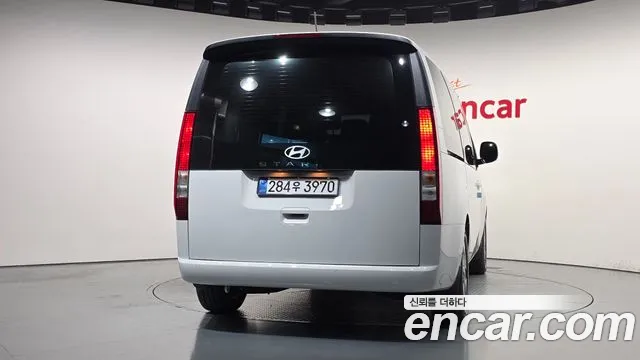 Hyundai Staria 2025 thumb 4