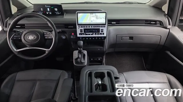 Hyundai Staria 2025 thumb 7