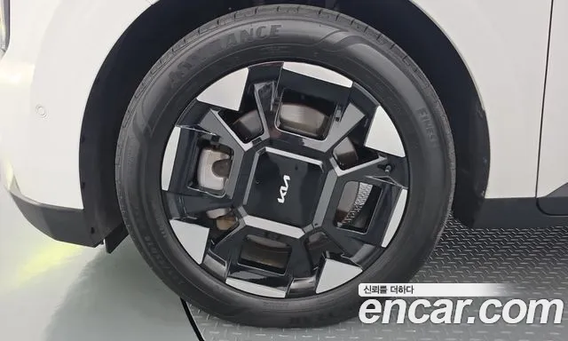 Kia Carnival 2024 thumb 5