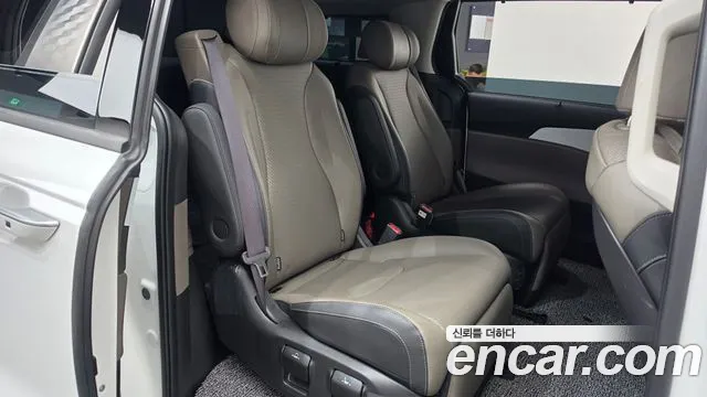 Kia Carnival 2024 thumb 11
